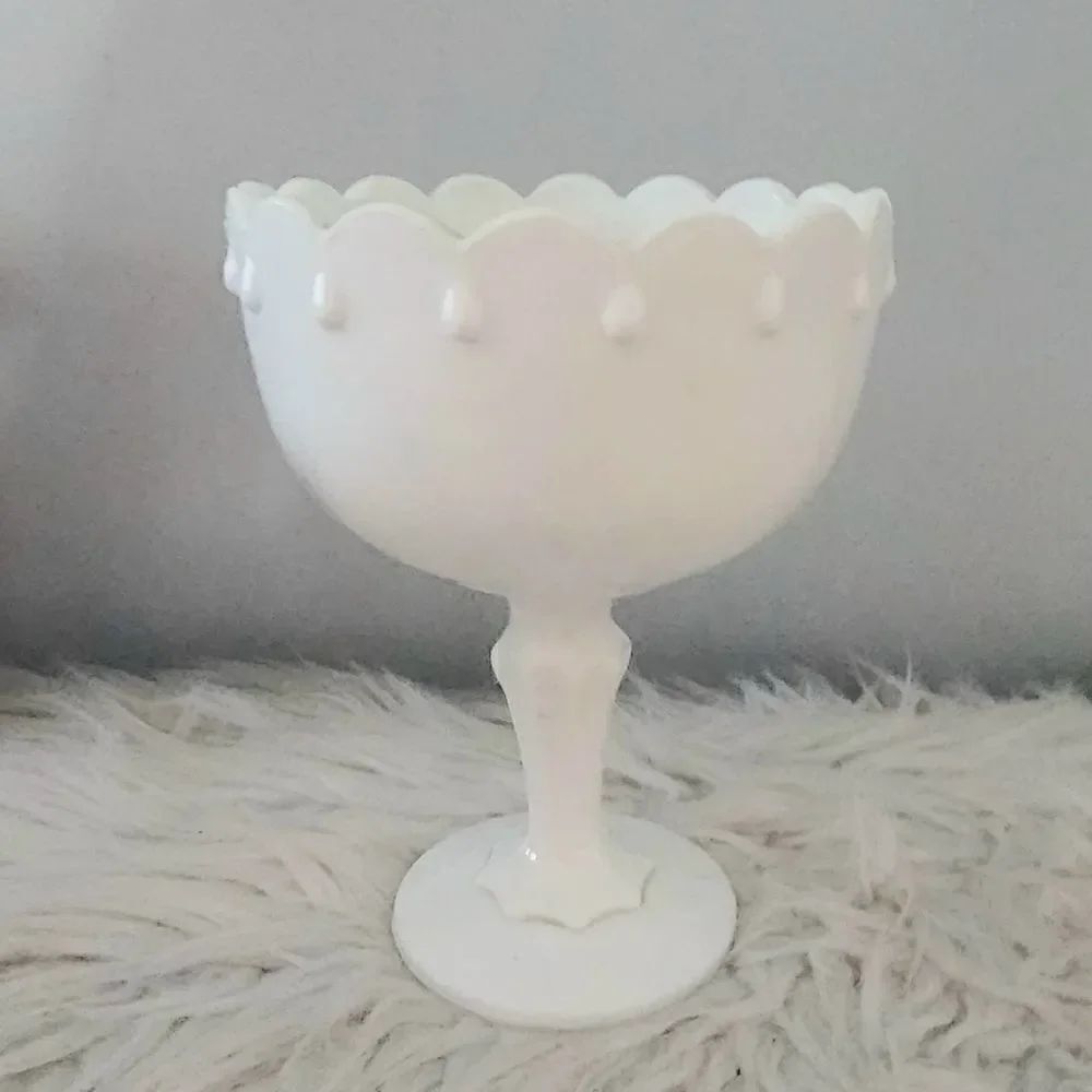 VINTAGE INDIANA TEAR DROP MILK GLASS PEDESTAL FRUIT BOWL/PLANTER